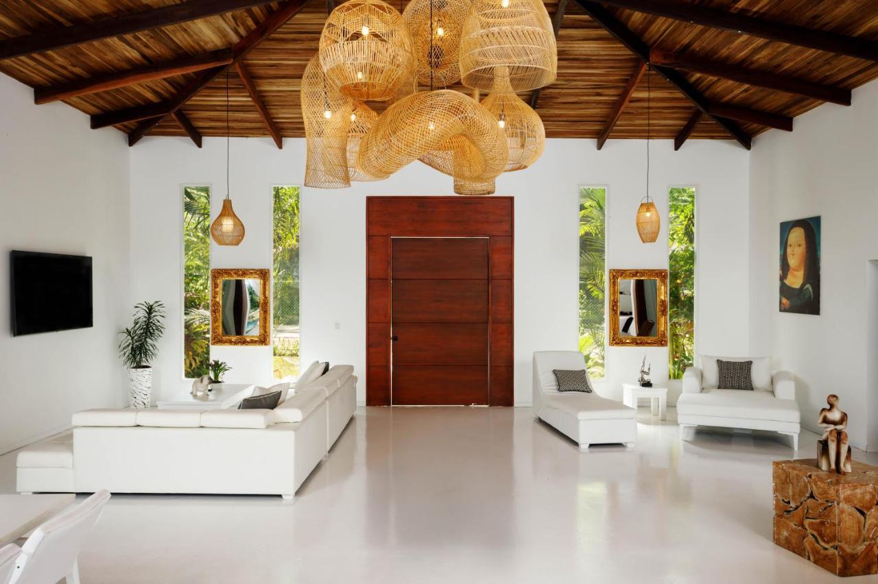 Gigi Brown Villa Frida Beachfront Puerto Viejo de Talamanca Exterior foto